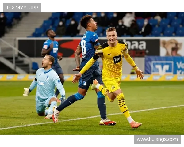 多特蒙德防守问题反复显现,稳定性面临考验 多特蒙德防守问题反复显现,稳定性面临考验