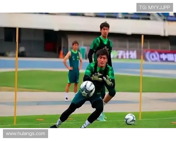 国安防守漏洞频出，是站位混乱还是能力问题，球队表现波动影响赛季走势